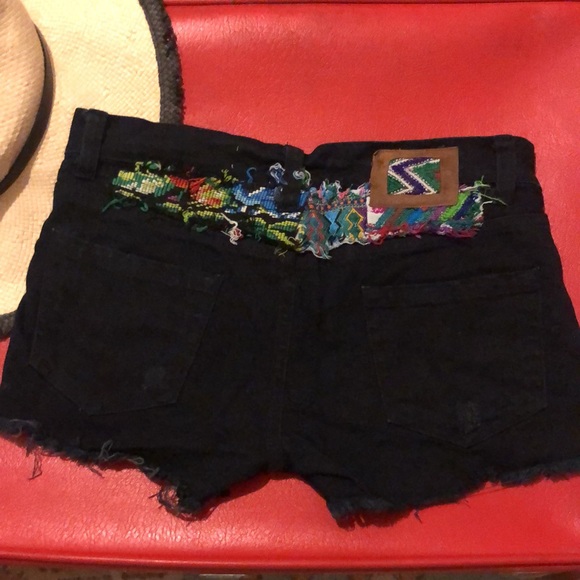 Jen’s Pirate Booty Raw Hemmed Embroidered Black Jean Low Rise Shorts - Picture 5 of 13